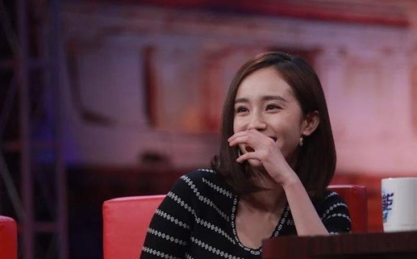 明星应对突发事件：黄渤淡定，杨幂机智，最后一位却慌了！