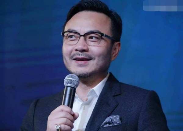 明星应对突发事件：黄渤淡定，杨幂机智，最后一位却慌了！