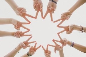 一个人可以注册几个公司