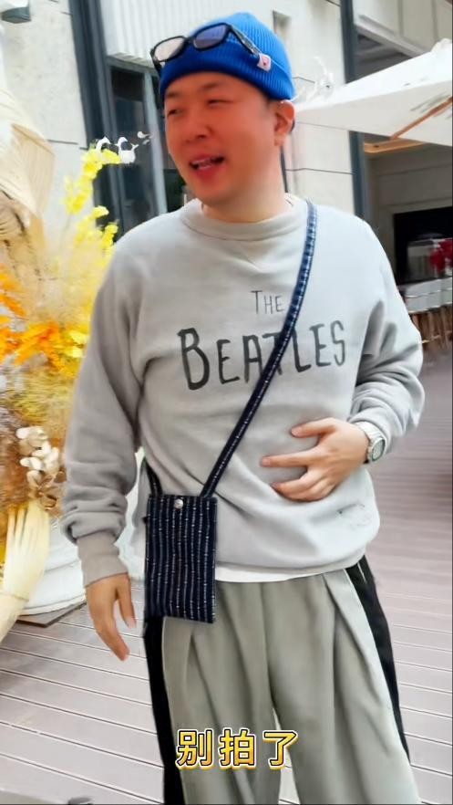 杜海涛约女明星吃饭 老友重聚欢乐多