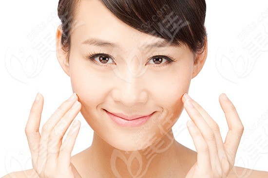 盘点明星们的去眼袋去黑圈的急救法