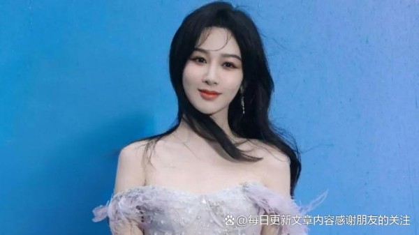 “杨紫的孝心之光：照亮娱乐圈，传递亲情美好向往”