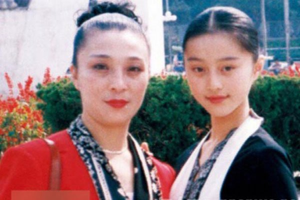 范冰冰妈妈是谁 母女俩丑闻都不少范丞丞来历饱受质疑