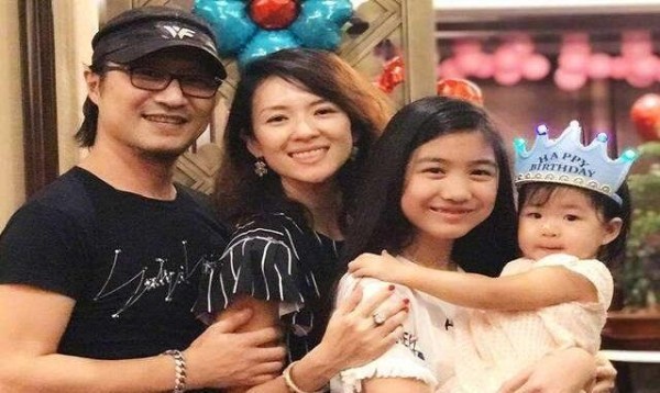41岁章子怡生下20后二胎宝宝，3张配图暗藏玄机，网友：太暖了