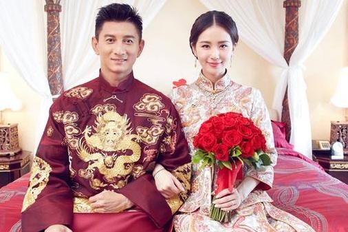 娱乐圈明星夫妇结婚，看看她们的中式礼服谁的更美？