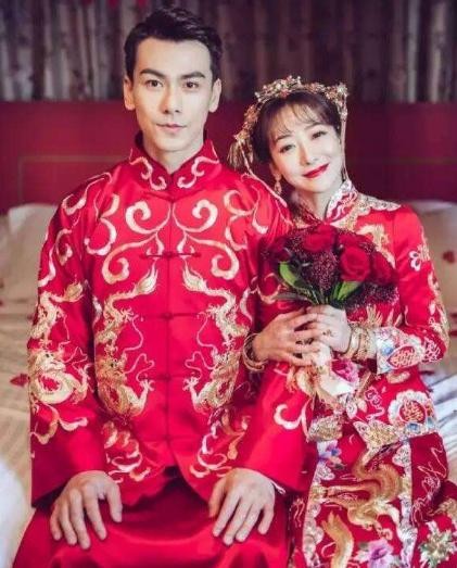 娱乐圈明星夫妇结婚，看看她们的中式礼服谁的更美？