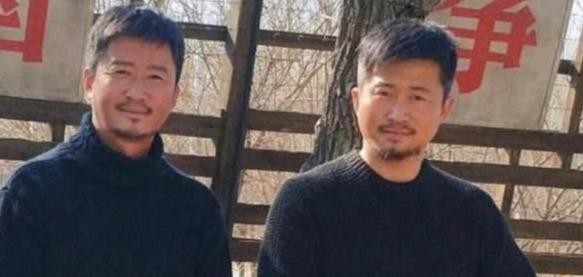 吴京替身根本不算什么，周冬雨替身才叫吓人，网友：这是粘贴复制