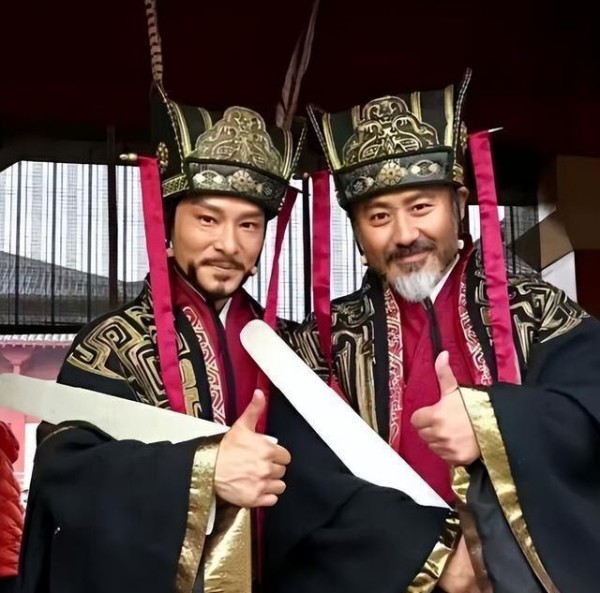 杨幂替身引发欢乐瞬间