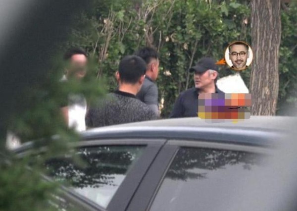 吴秀波深夜面见娱乐圈大佬，姿态十分卑微，这是为复出做打算？