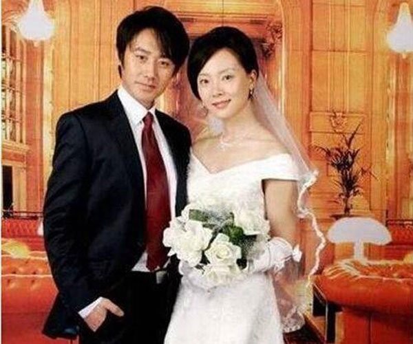 吴秀波妻子及两个儿子近照曝光 出轨事件肠子都悔青了吧