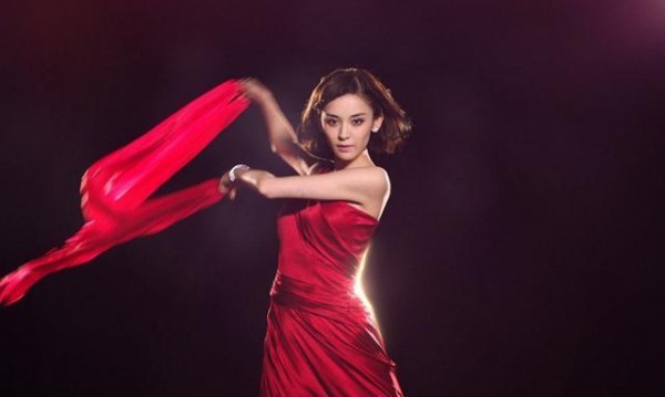 明星拍戏时，男明星起“生理反应”了怎么办？这一招妙极了