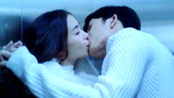 演员拍吻戏时男星生理反应的应对策略大揭秘