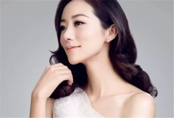 演员拍吻戏时怎么办？关晓彤用替身，韩雪有底线，她则令人羡慕