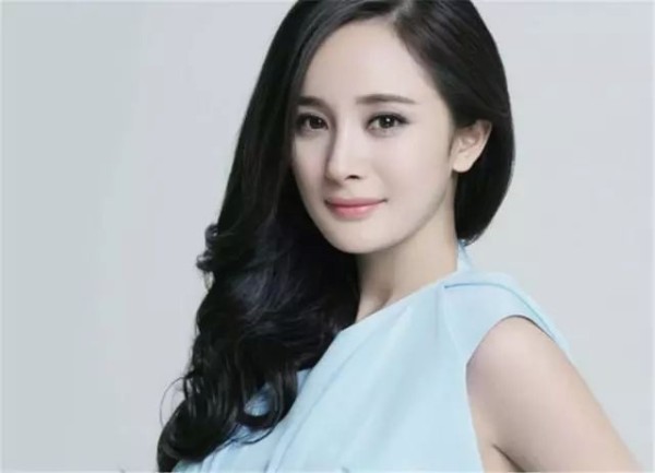 演员拍吻戏时怎么办？关晓彤用替身，韩雪有底线，她则令人羡慕