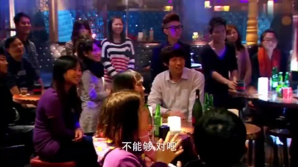 前夫带漂亮新欢炫耀，遇农村前妻惊艳出席，前夫眼都看直了！