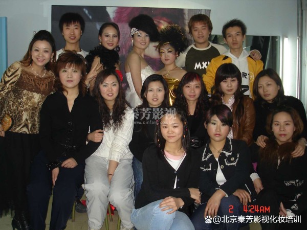 大学生参加影视化妆如何积累人脉资源