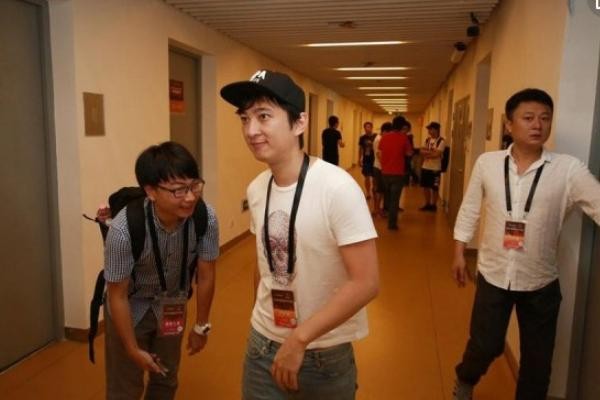 王健林自曝在家最怕王思聪，一句话道出真相，网友：暴露父子关系