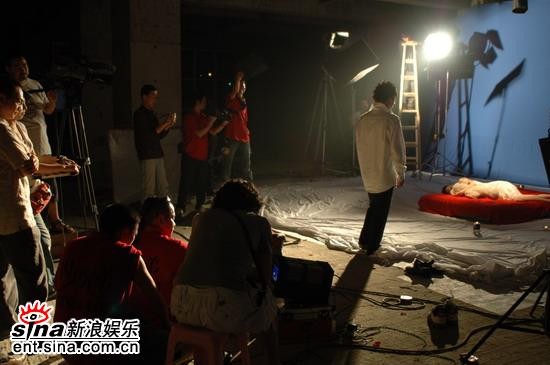 因果兄弟自我解嘲:找经纪人比找媳妇难(组图)