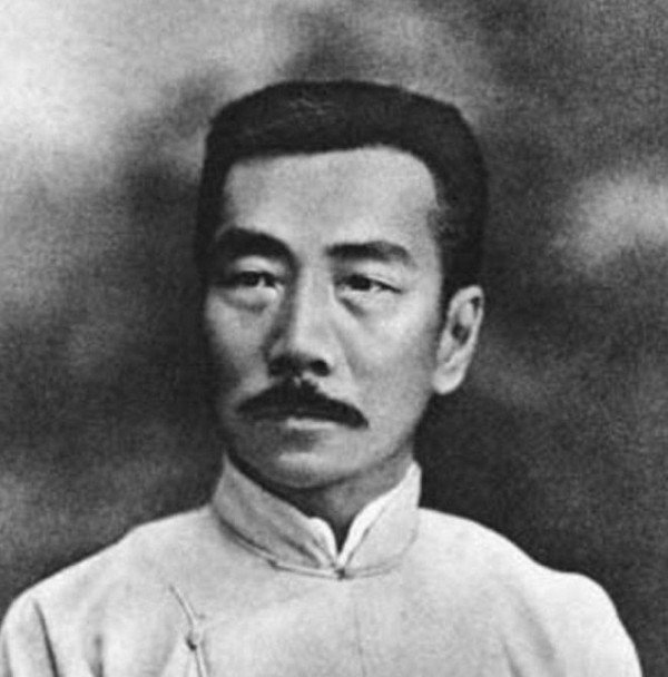 鲁迅后代如今怎么样了？儿子当了大官，有位后人是家喻户晓的明星