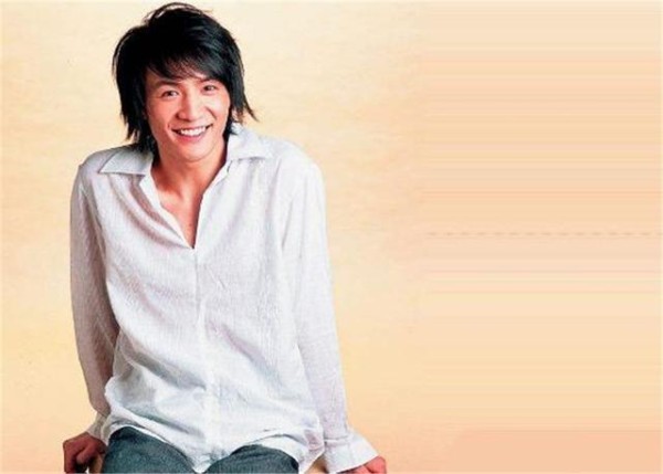 47岁朴树隐藏15年的妻子，气质不输前任周迅，还是娱乐圈中的熟人