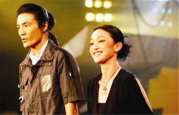 47岁朴树隐藏15年的妻子，气质不输前任周迅，还是娱乐圈中的熟人