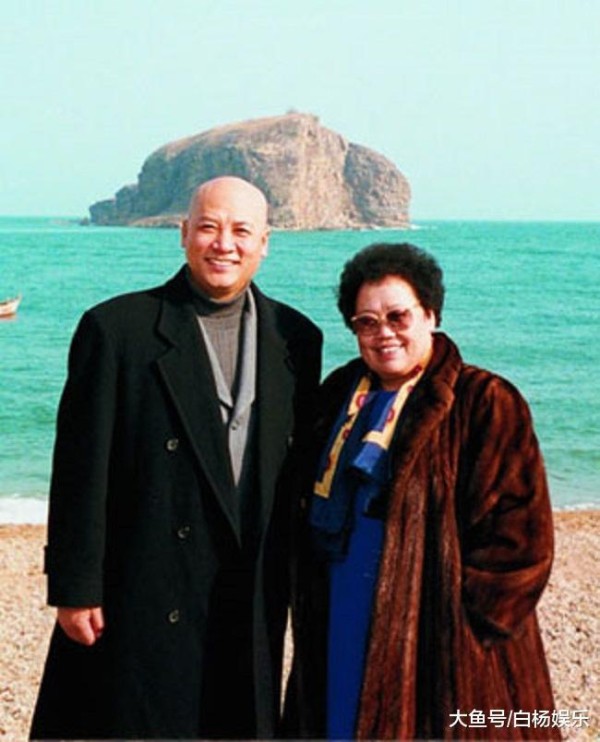 盘点结婚就当继父的男星, 张伦硕上榜, 他娶了富婆与继子只差七岁