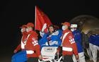 为何美航天员走着出来，中国航天员却被抬出脸部浮肿
