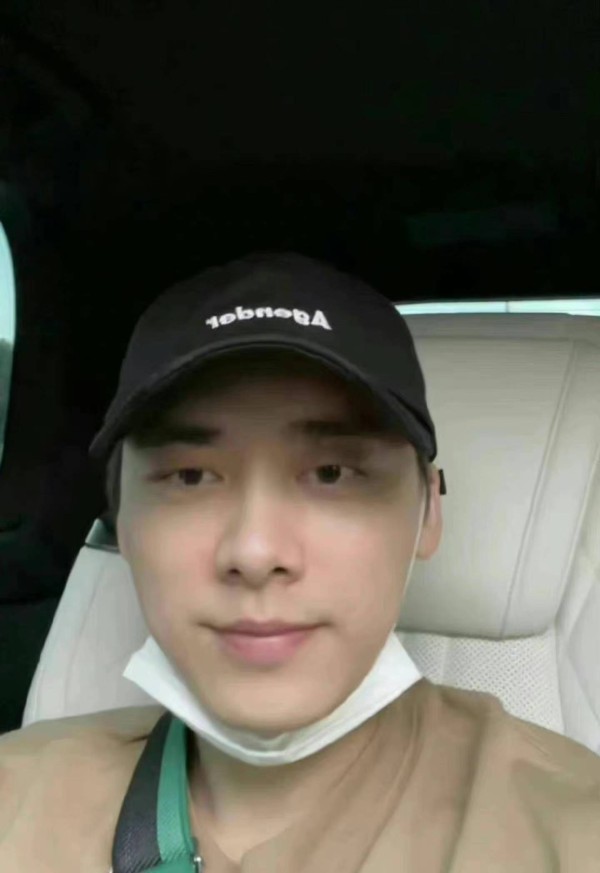 李易峰被曝出嫖娼，还想抢救一下，没想到被直接锤死了