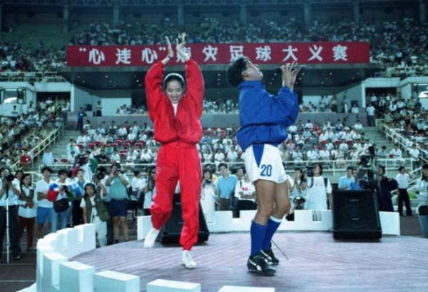 明星公益玩法30年更迭，QQ浏览器让“爱的回响”更加深远
