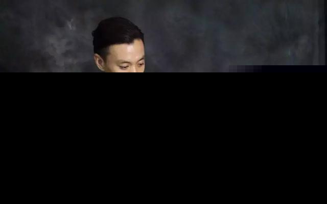周一围和助理关系过分亲密，朱丹回应后删博，网友称有情况