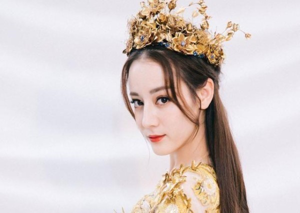 明星的快递名字有多搞笑？王俊凯很霸气，最强的却是迪丽热巴