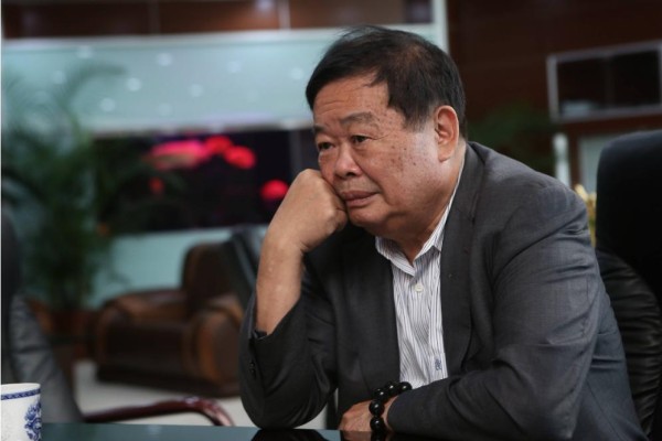 王思聪近况曝光！没有王健林当靠山的他，年纪轻轻已“丝丝白发”