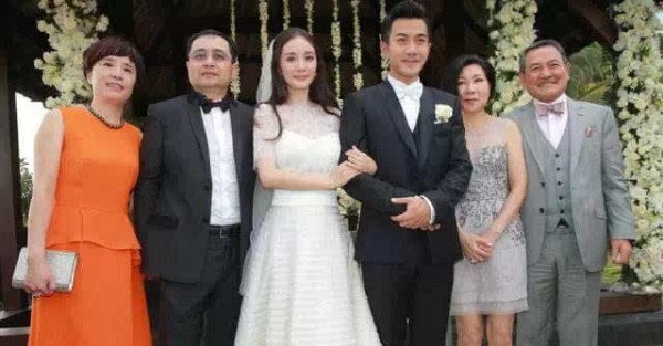 明星家庭基因很强大, 从家庭合照就可以看出“到底有没有整容”