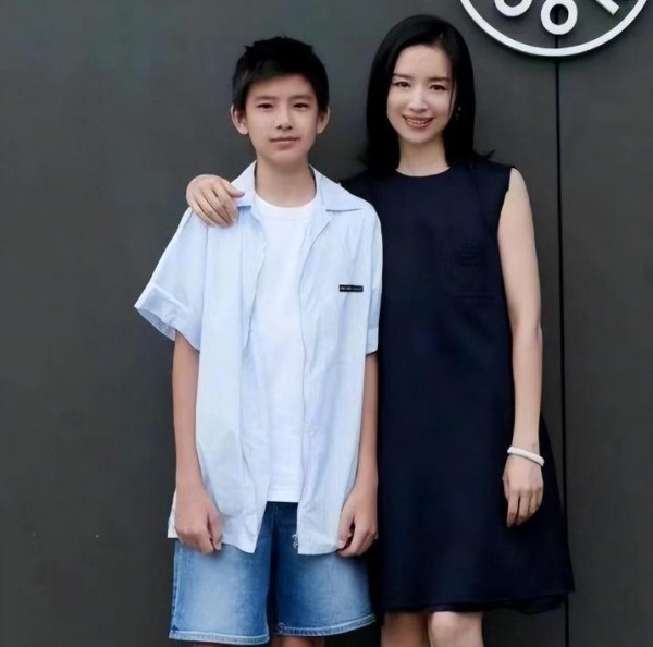 这一次，44岁的董洁，为她“畸形”母爱付出代价，顶顶才是受害者