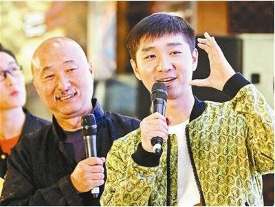 陈佩斯三代人站一起就像复制粘贴