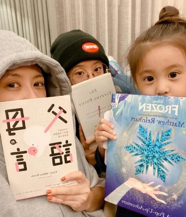 贾静雯女儿，霍思燕儿子，看见包文婧女儿：这声丈母娘我先叫了
