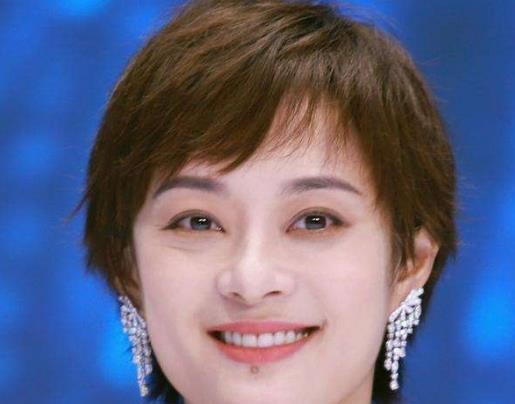 孙俪不为人知的童年，曾谈起父亲激动落泪直言：我凭什么给他买豪