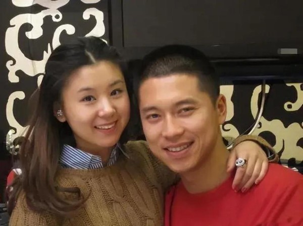 长着迷人的脸，却从不沾花惹草，这八位男明星太珍贵了