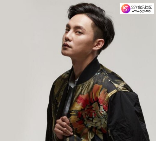为什么尹正称呼张国荣哥哥