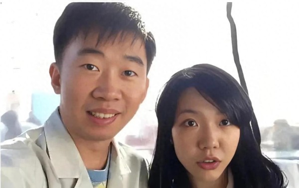 明星家族：颜值差异下的深情厚谊