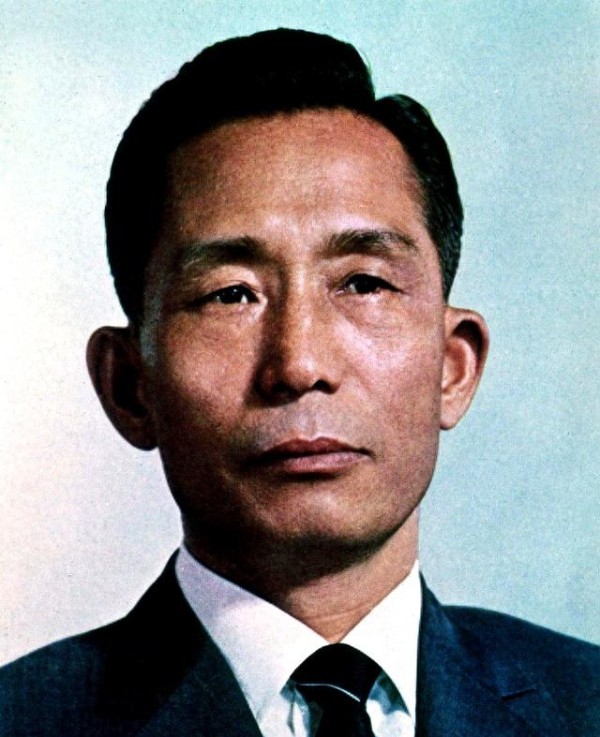 朴正熙痴情总统 背后的秘密生活 揭秘汉江奇迹之父