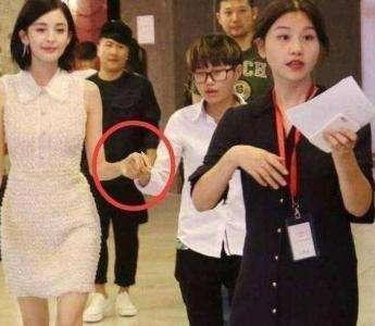 明星助理的工资才三千，为何人人都抢着干，圈内人爆出这样的原因
