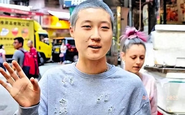 成龙女儿吴卓林曝人生辛酸：父母弃我不顾，爱情也无法拯救