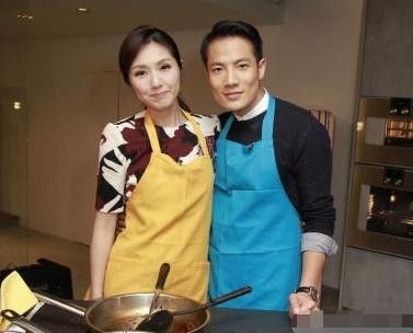 靠着妻子“吃软饭”不敢离婚的男明星，妻子都是亿万富翁，实力派