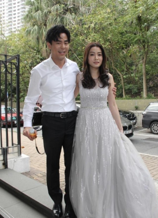 柯受良大儿子柯有伦香港补办婚礼面子大，张学友苗侨伟到场送祝福