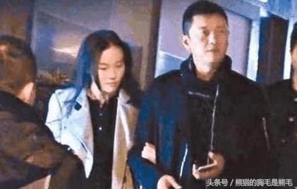 王菲和李亚鹏撕破脸, 直言不许再婚, 新女友: 凭什么