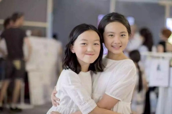 李亚鹏退出娱乐圈四年，陪伴在李嫣身边，他一直在做一个好父亲