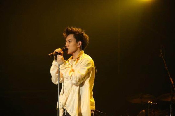 6位明星的微博简介：马天宇自恋、李易峰谦虚，最后两位最感人