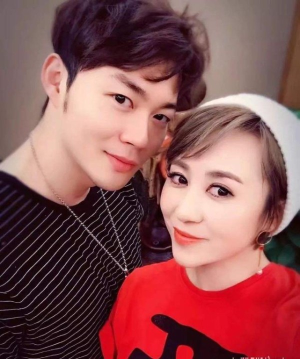 盘点娱乐圈秀恩爱的八对姐弟恋夫妻，哪对最幸福？