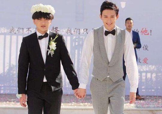 中国首例公开同性结婚明星，当初爱得轰轰烈烈，如今他们怎样了？
